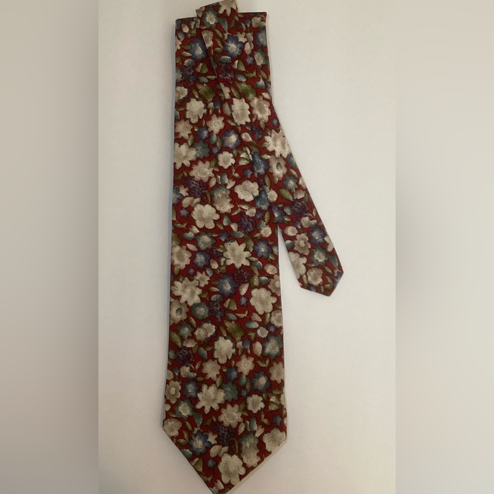 Vintage Van Heusan Necktie - Picture 2 of 7
